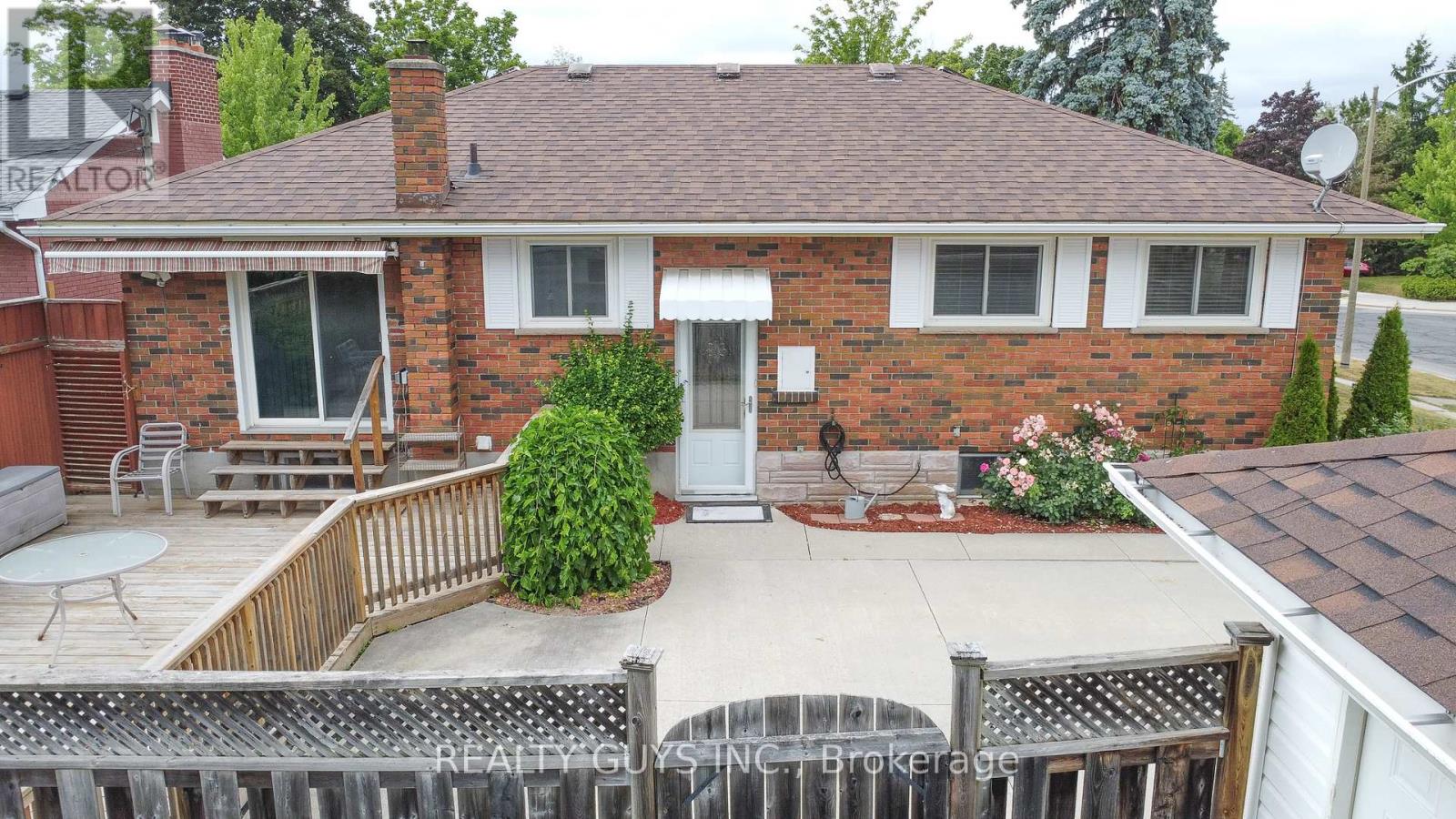 Photo 19 of 1066 Glebemount Crescent, Peterborough North ON