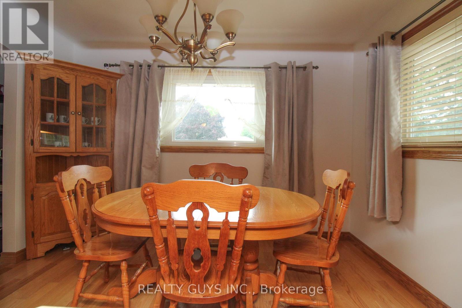 Photo 26 of 1066 Glebemount Crescent, Peterborough North ON