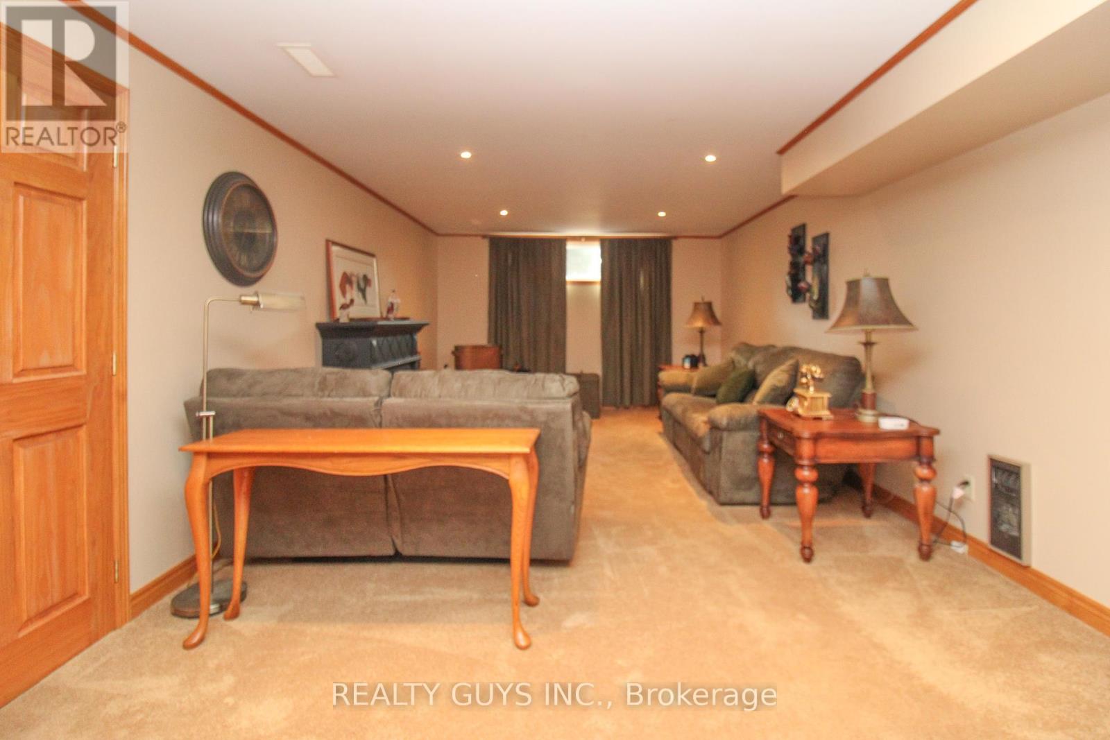 Photo 35 of 1066 Glebemount Crescent, Peterborough North ON