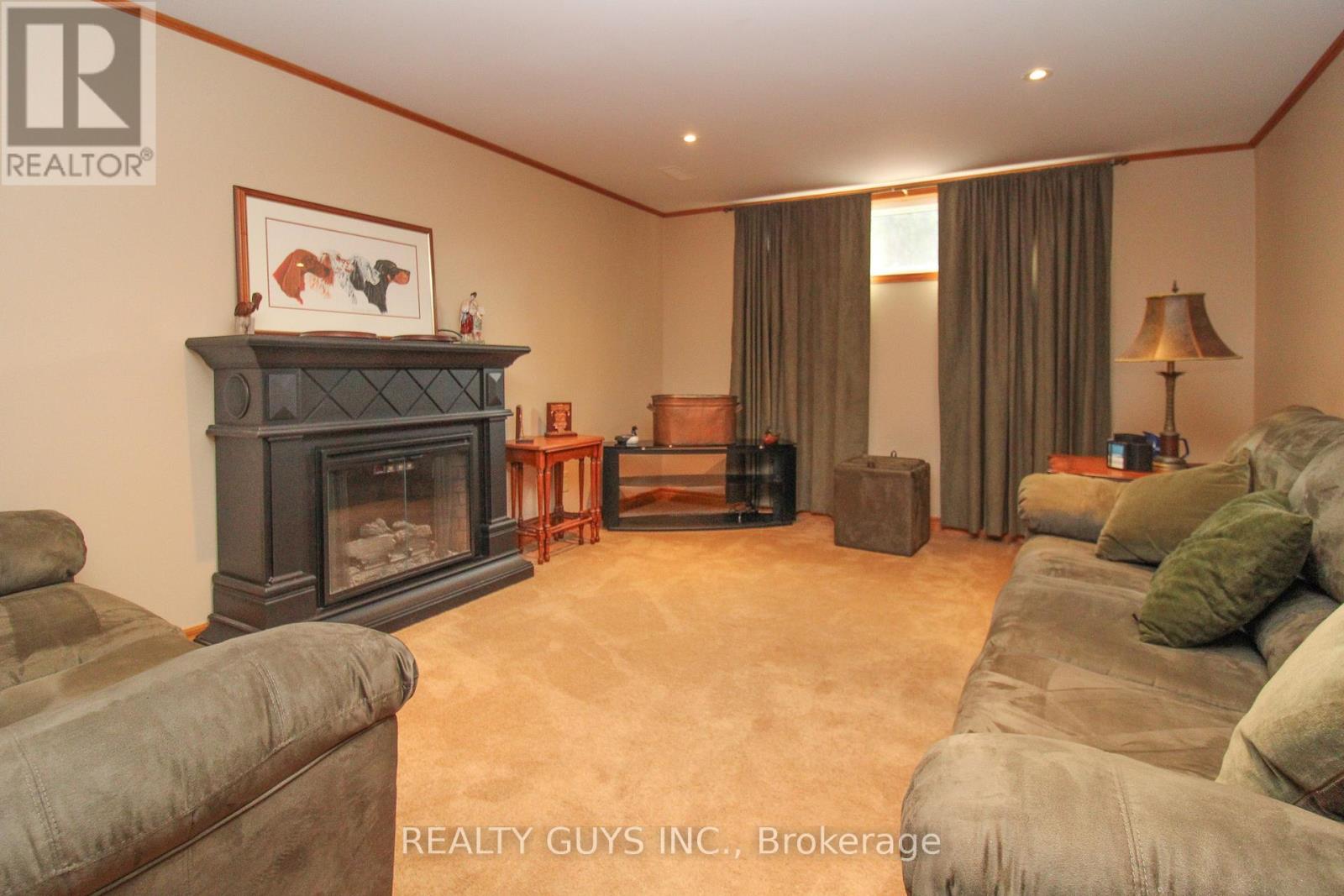 Photo 36 of 1066 Glebemount Crescent, Peterborough North ON