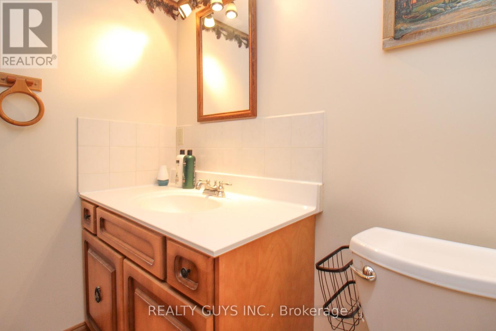 Photo 41 of 1066 Glebemount Crescent, Peterborough North ON