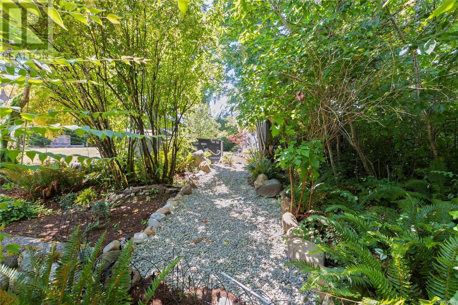 777 Salsbury Rd, Courtenay