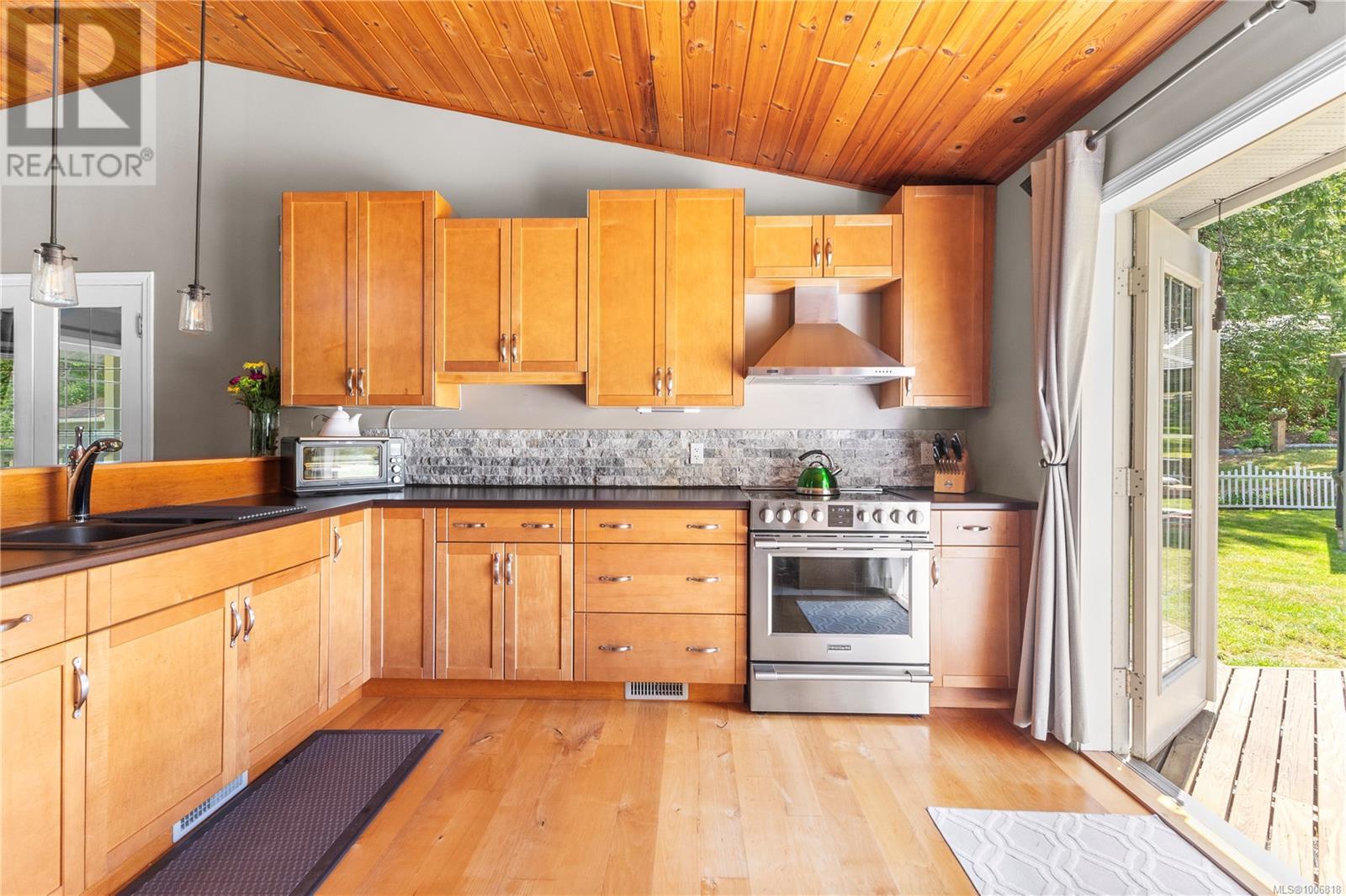 777 Salsbury Rd, Courtenay