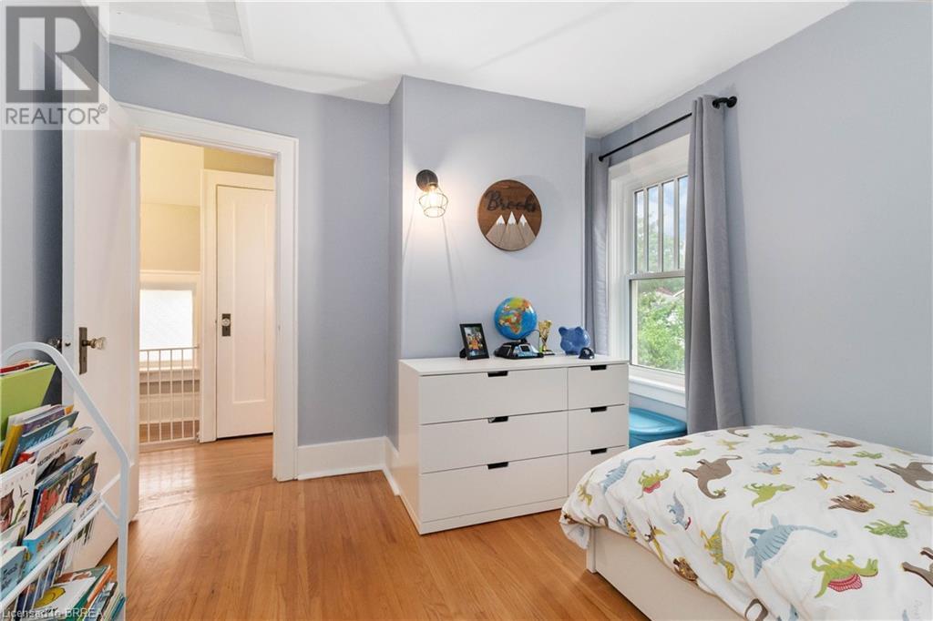Photo 11 of 19 Lincoln Avenue, Brantford ON