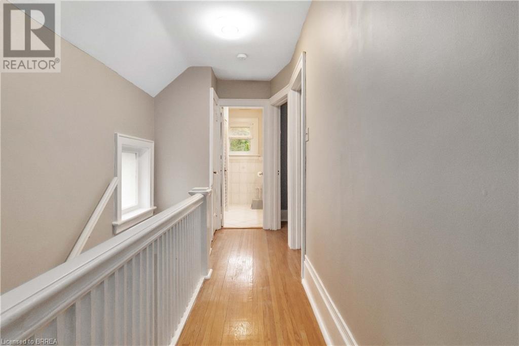 Photo 30 of 19 Lincoln Avenue, Brantford ON