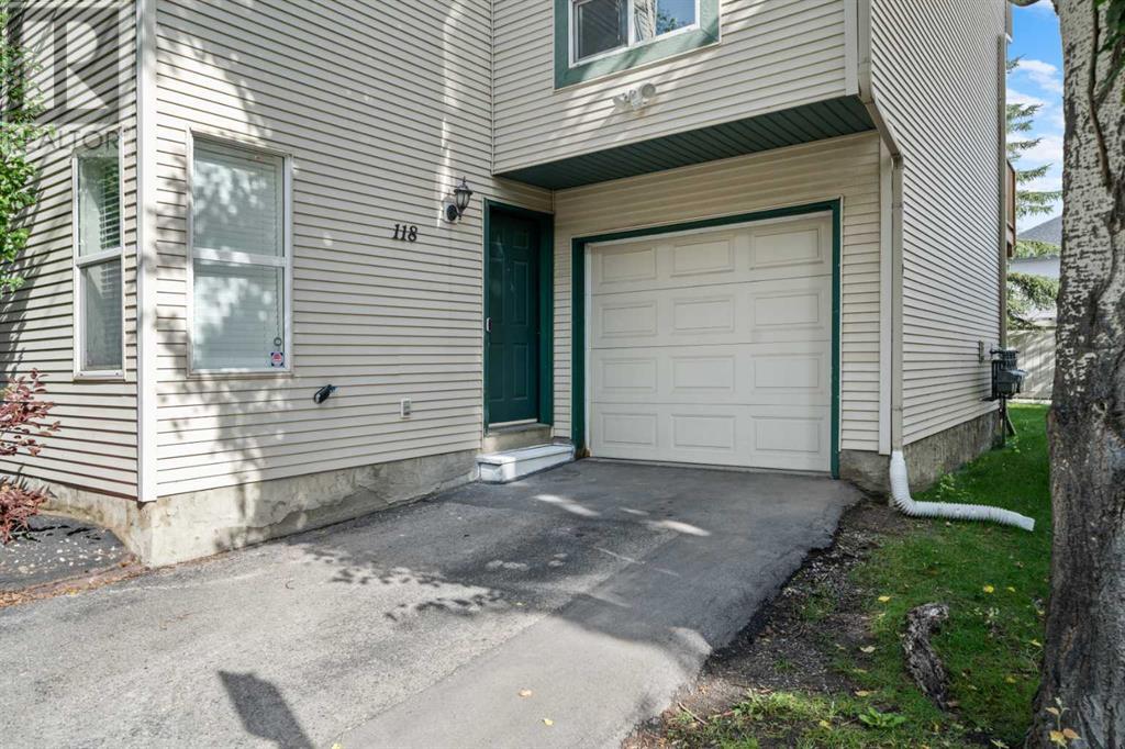 Single Family House for Sale in  Bridlewood Lane SW Bridlewood Calgary 