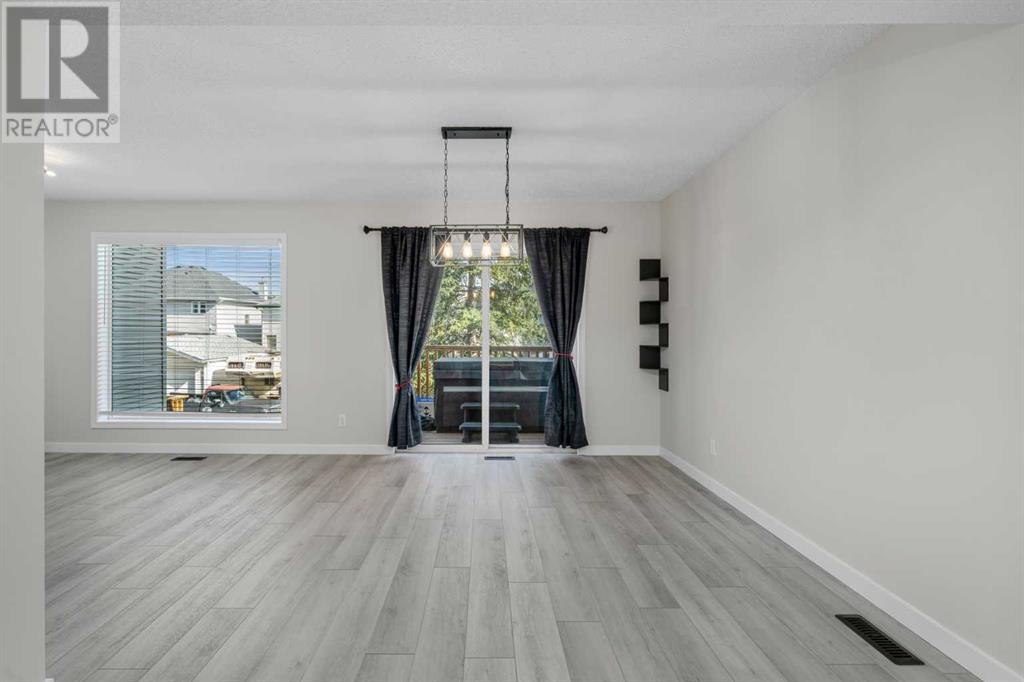 Single Family House for Sale in  Bridlewood Lane SW Bridlewood Calgary 