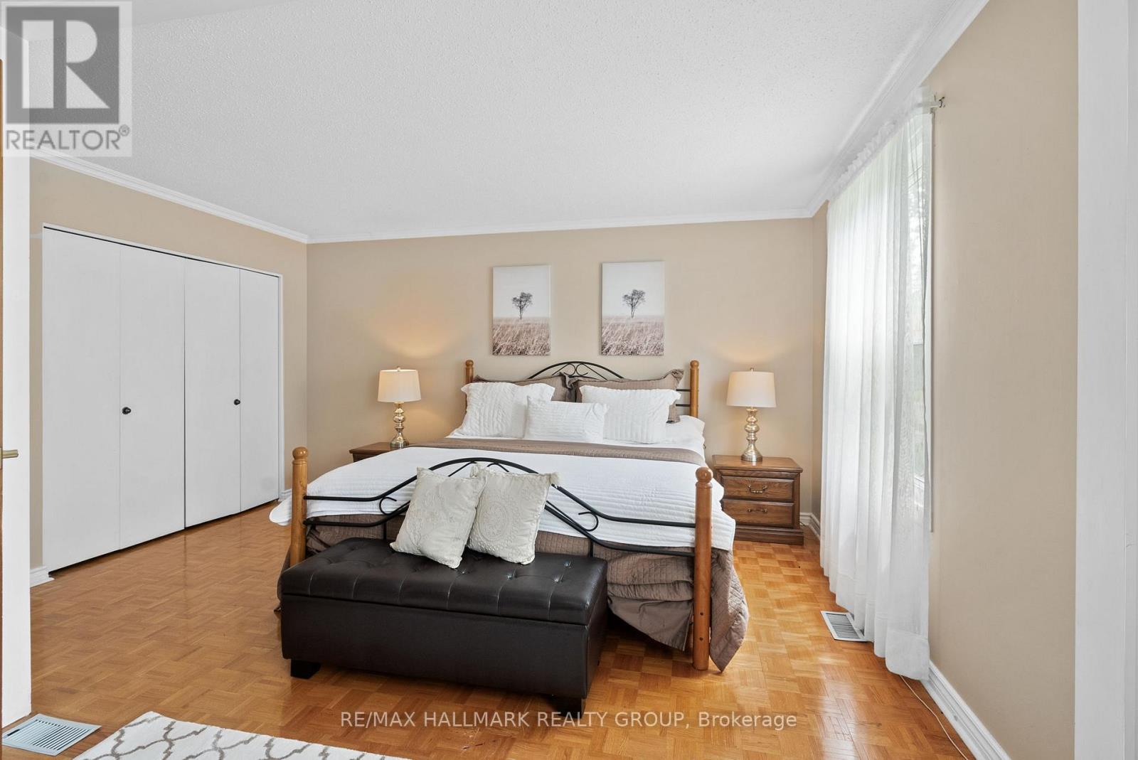 Photo 35 of 2143 Hubbard Crescent, Ottawa ON