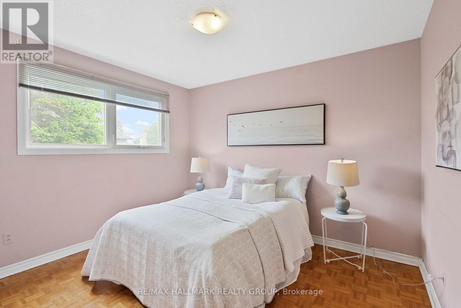 Photo 33 of 2143 Hubbard Crescent, Ottawa ON