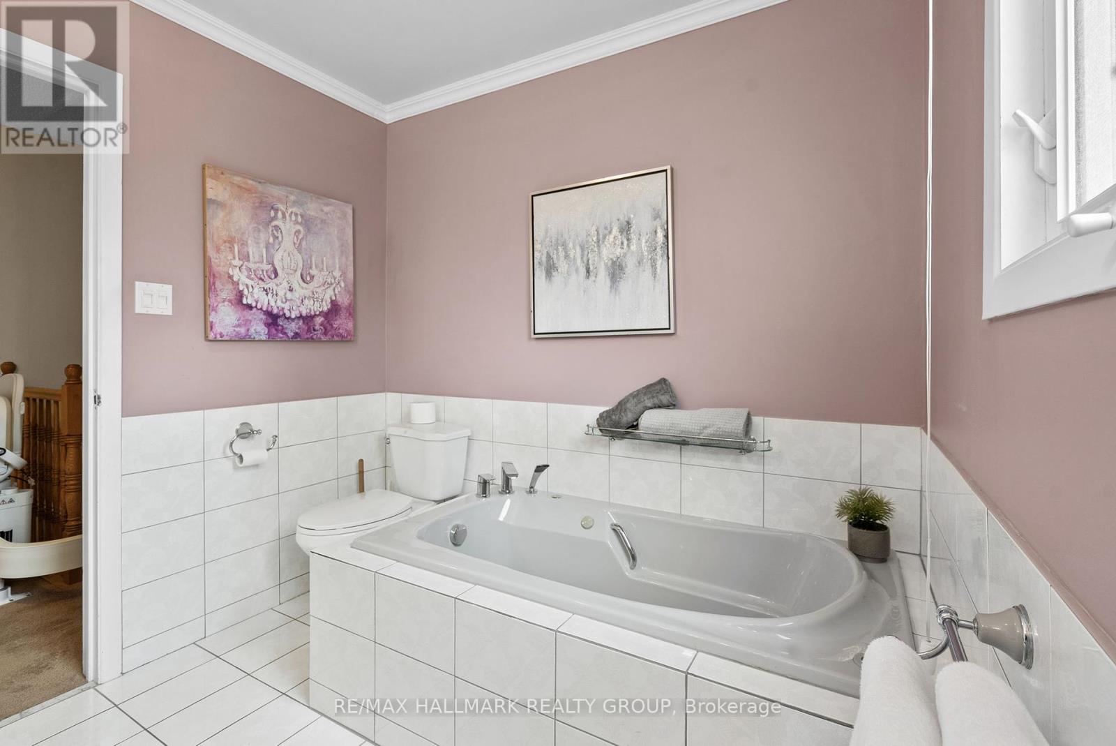 Photo 40 of 2143 Hubbard Crescent, Ottawa ON