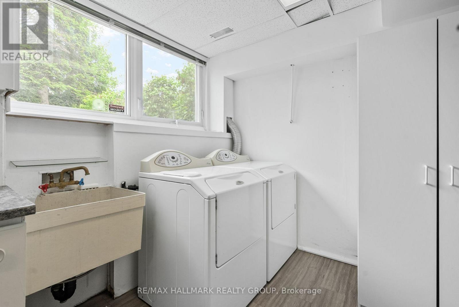 Photo 23 of 2143 Hubbard Crescent, Ottawa ON