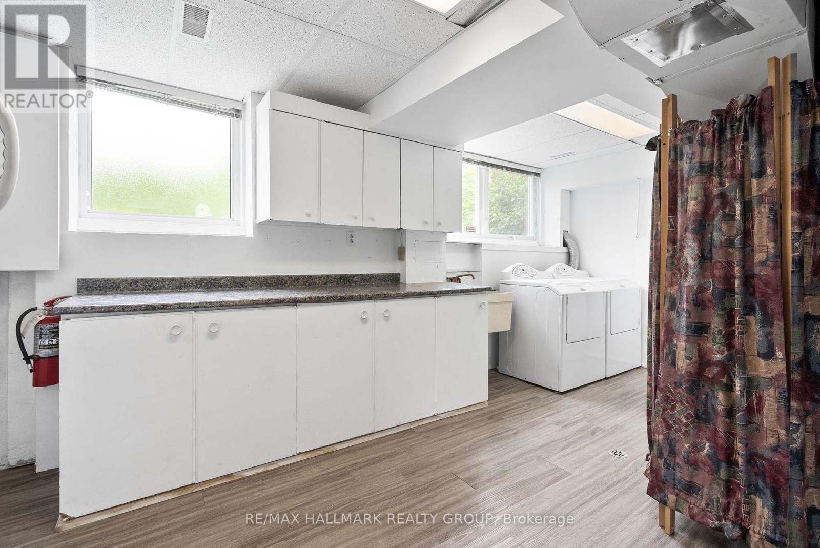 Photo 9 of 2143 Hubbard Crescent, Ottawa ON