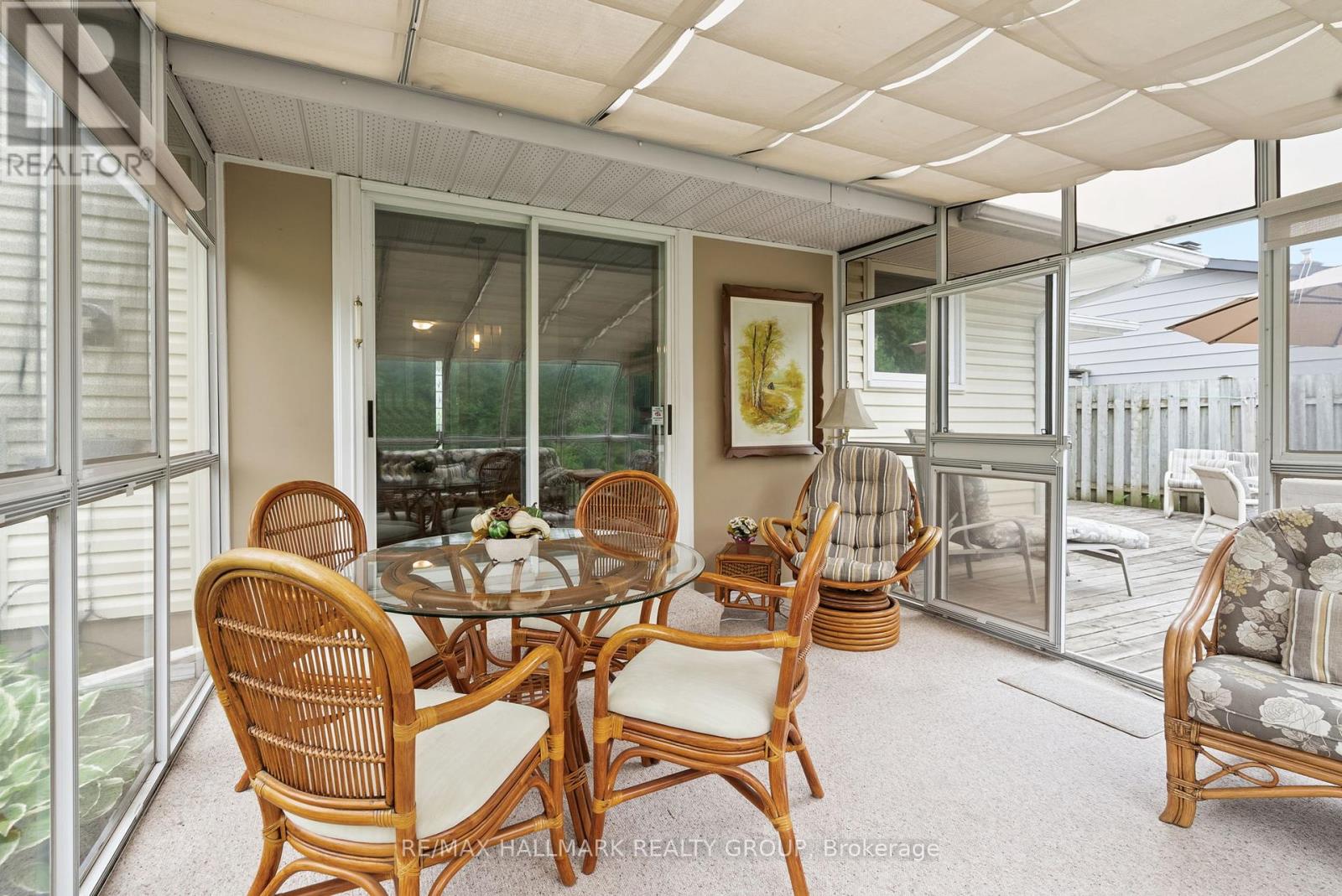 Photo 6 of 2143 Hubbard Crescent, Ottawa ON