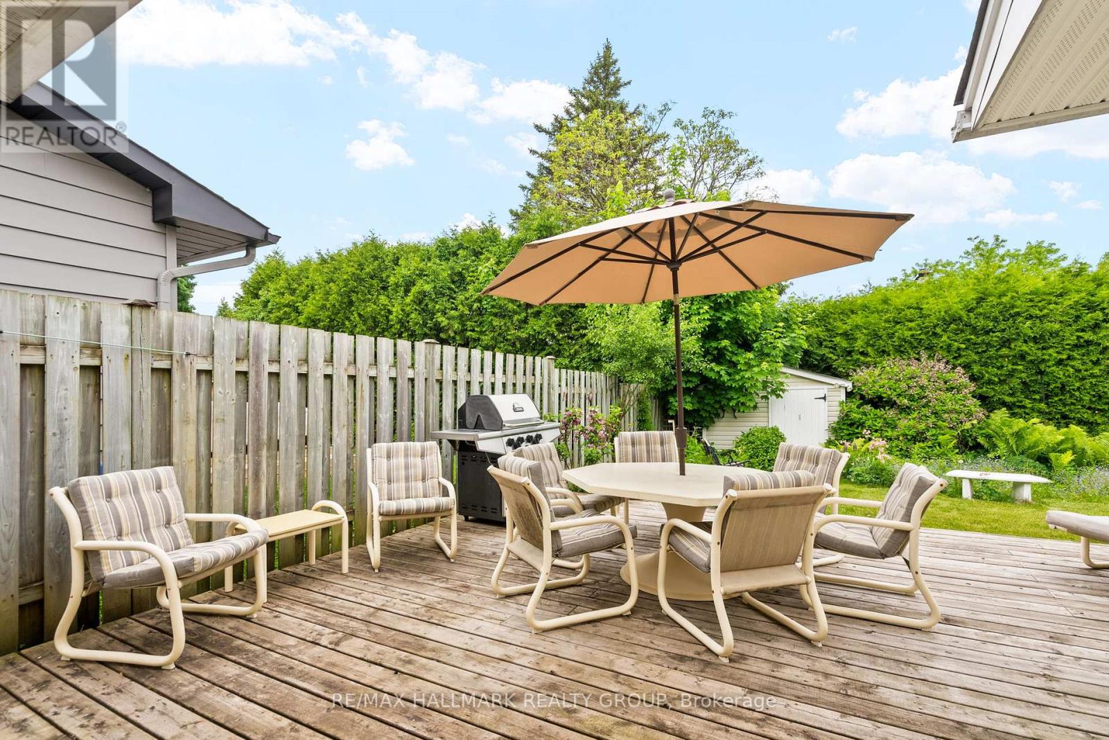 Photo 24 of 2143 Hubbard Crescent, Ottawa ON