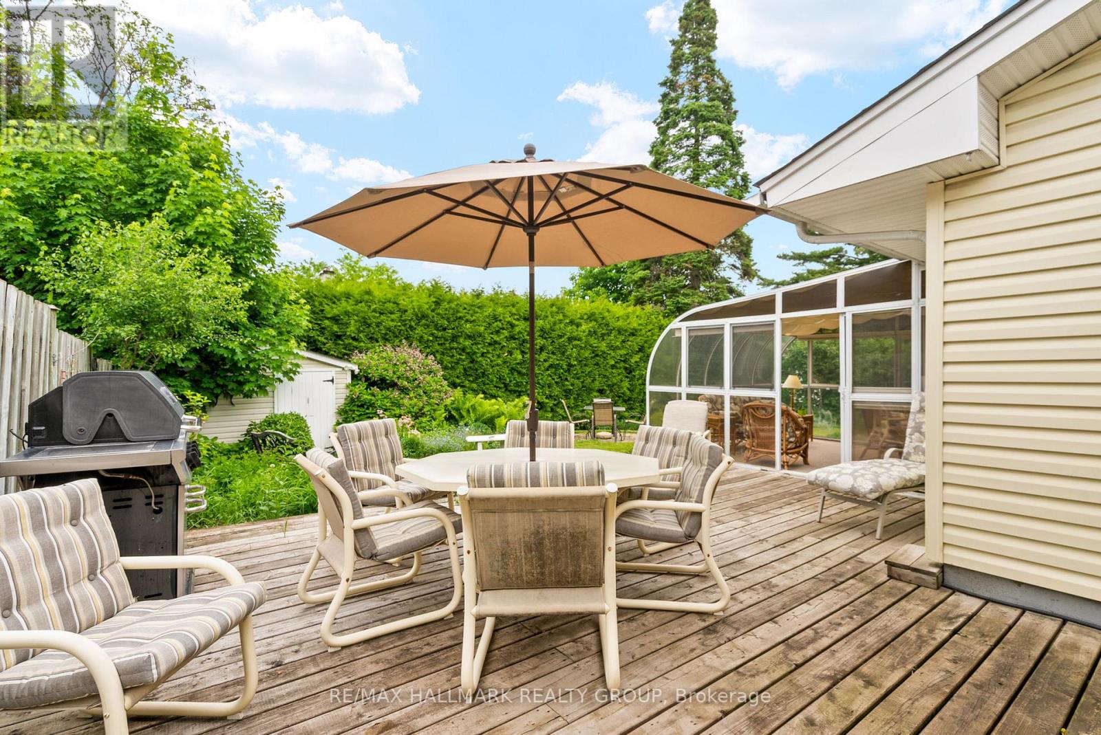 Photo 20 of 2143 Hubbard Crescent, Ottawa ON