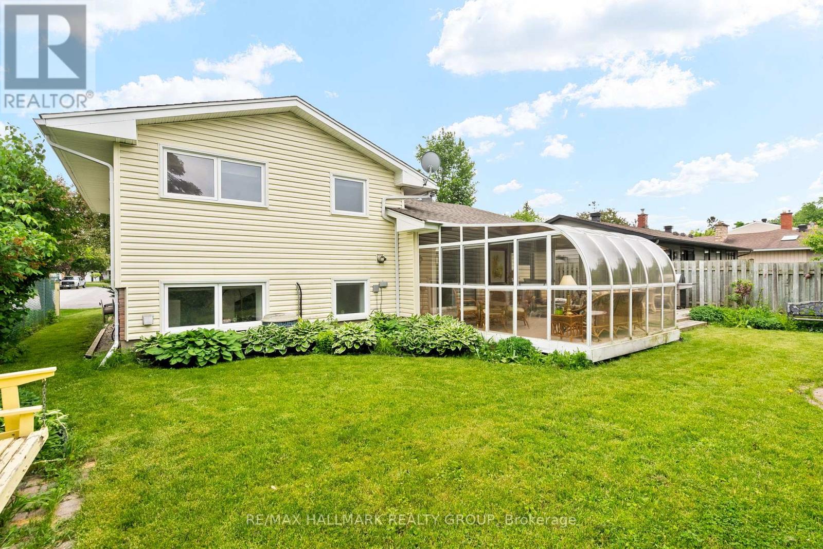 Photo 32 of 2143 Hubbard Crescent, Ottawa ON