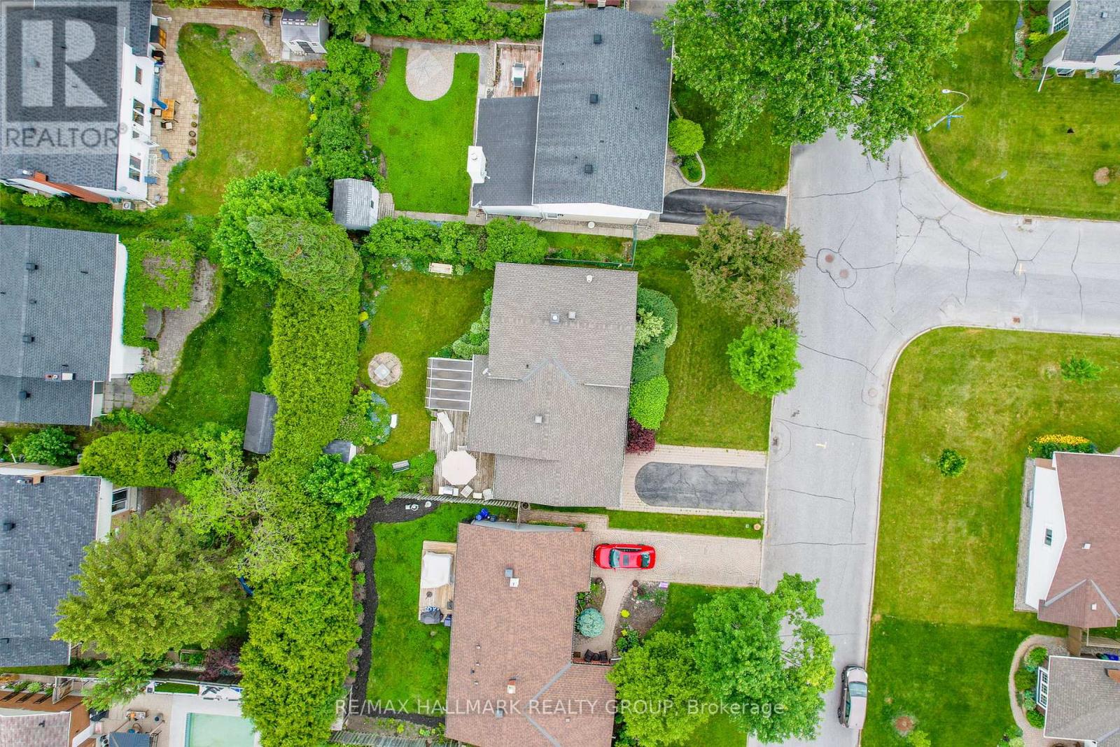 Photo 13 of 2143 Hubbard Crescent, Ottawa ON