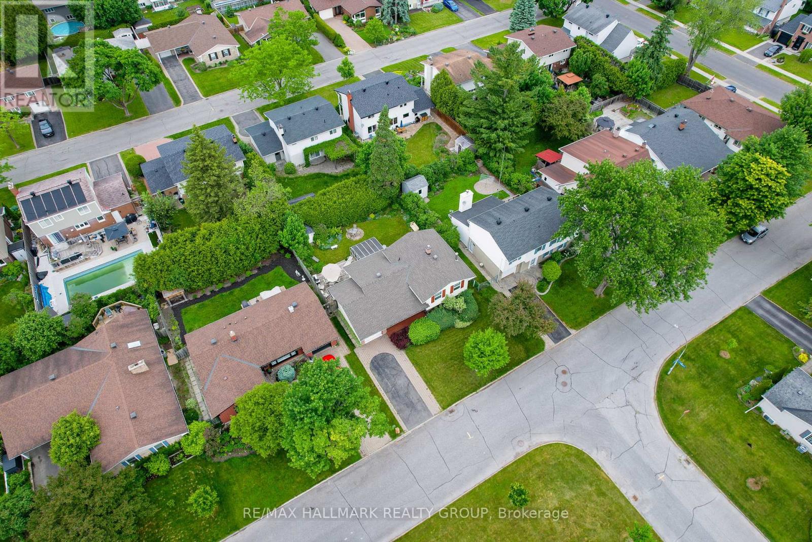 Photo 25 of 2143 Hubbard Crescent, Ottawa ON