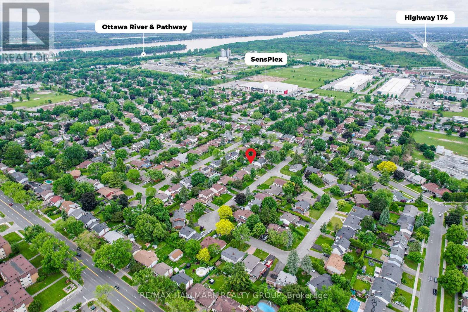 Photo 3 of 2143 Hubbard Crescent, Ottawa ON