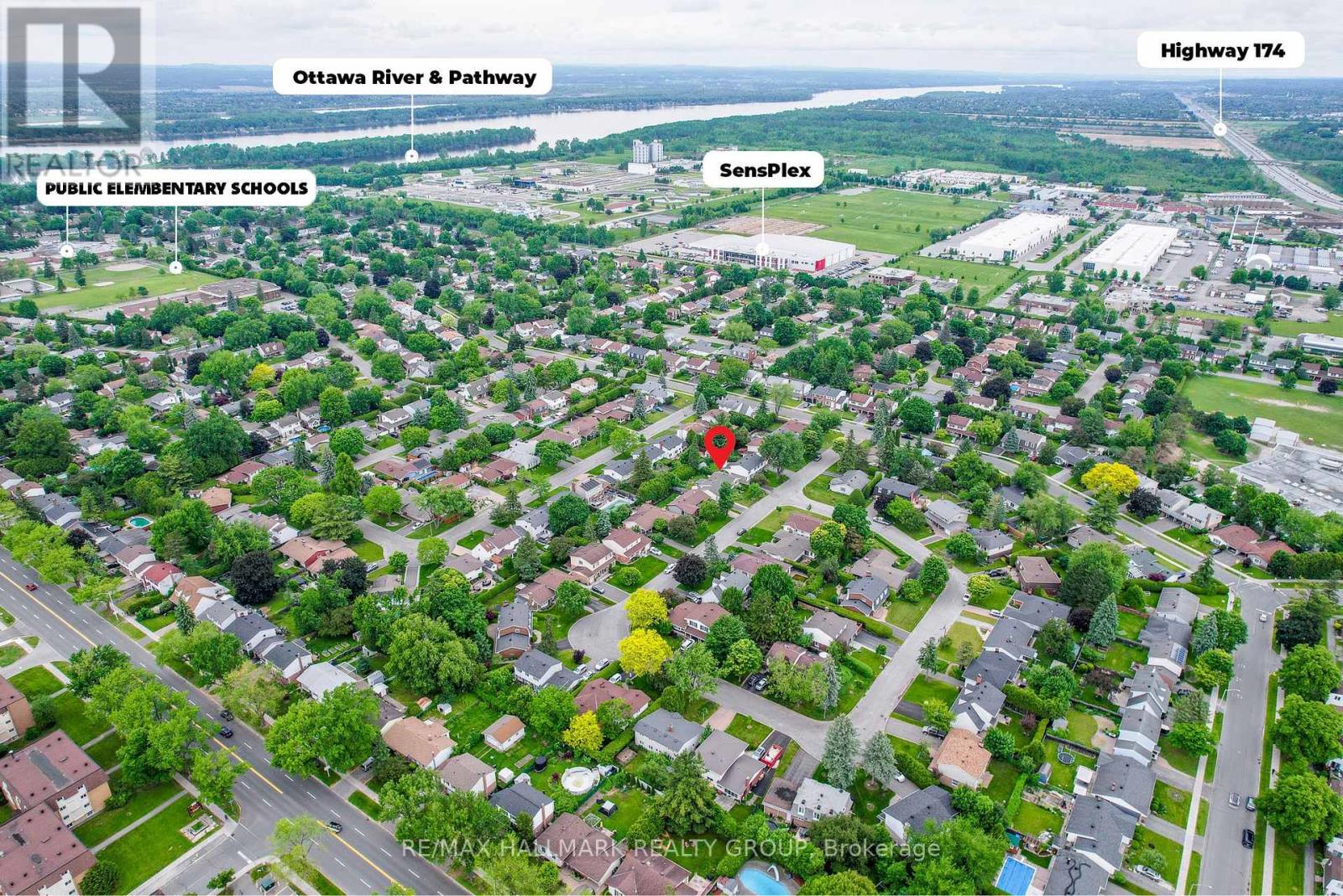 Photo 5 of 2143 Hubbard Crescent, Ottawa ON