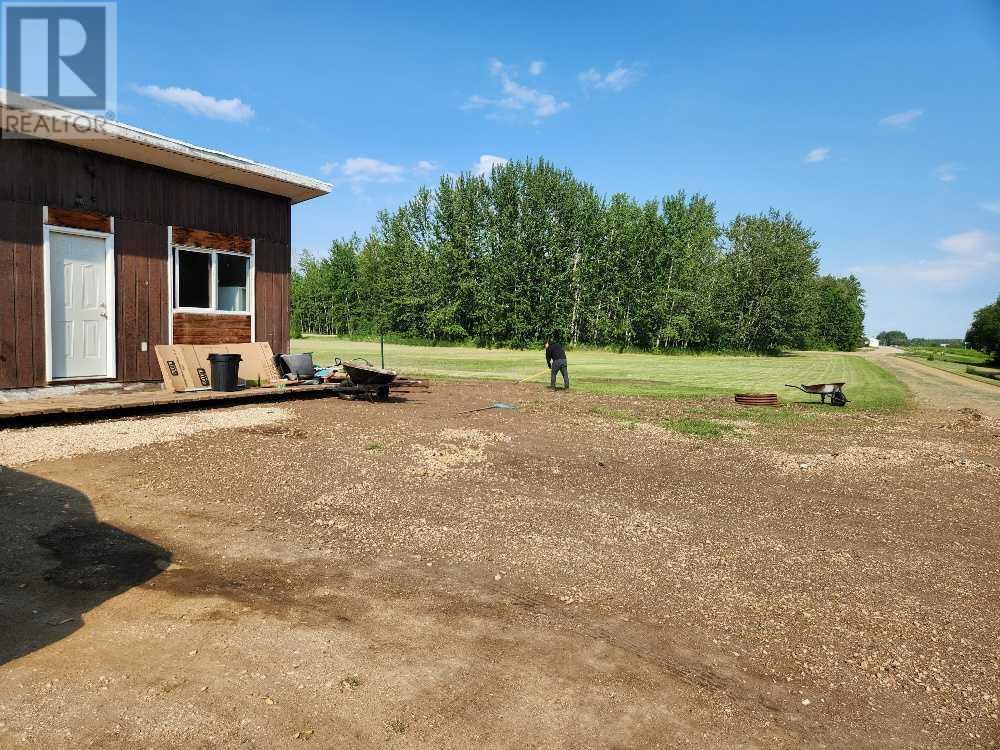 Photo 9 of 1 8 1504 Railway Avenue, Rural Big Lakes County AB