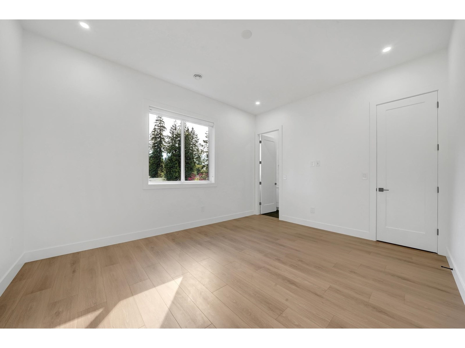 Photo 11 of 20070 46 A Avenue, Langley BC