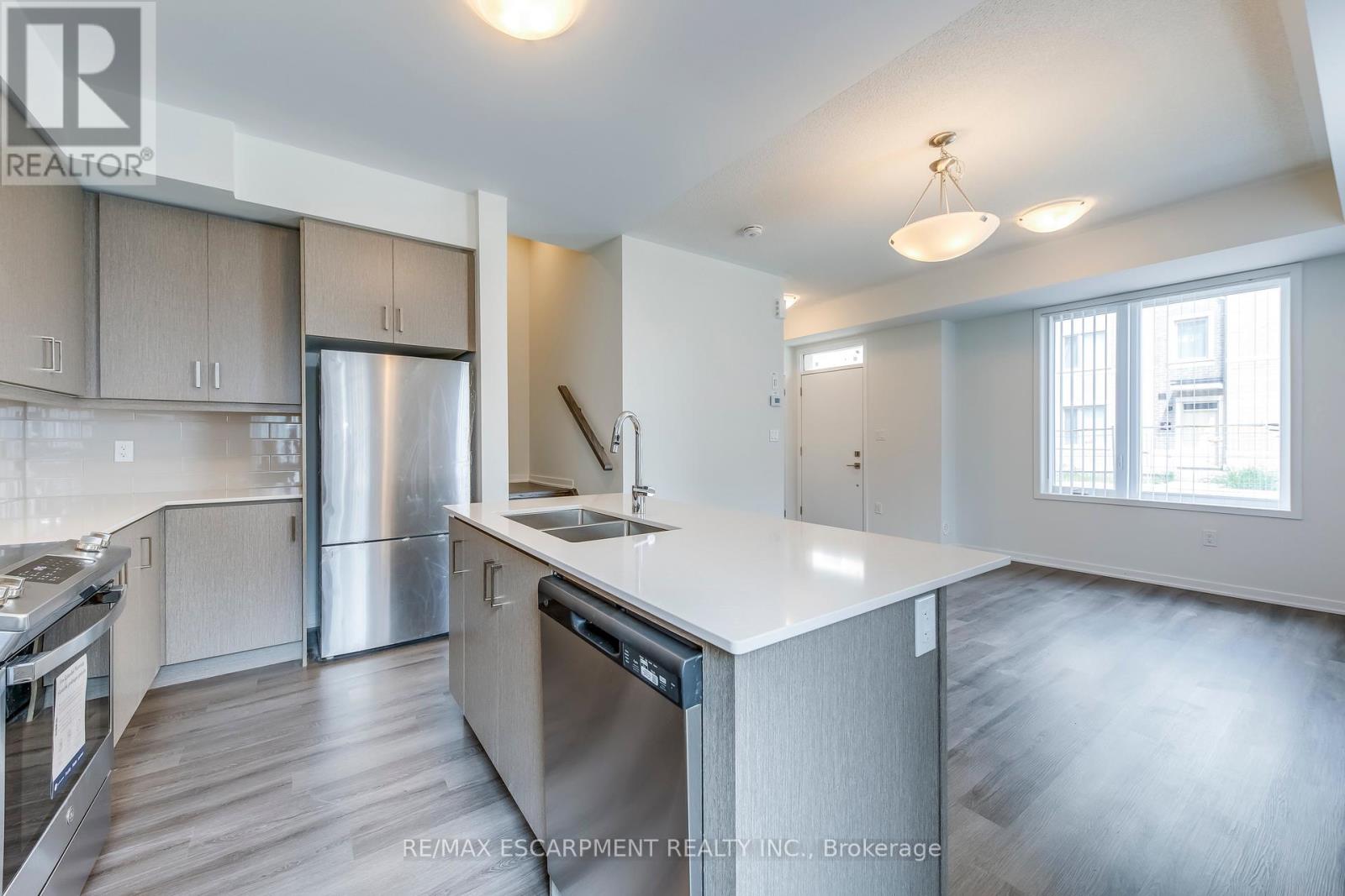 Photo 29 of 149 31 Almond Blossom Mews, Vaughan ON