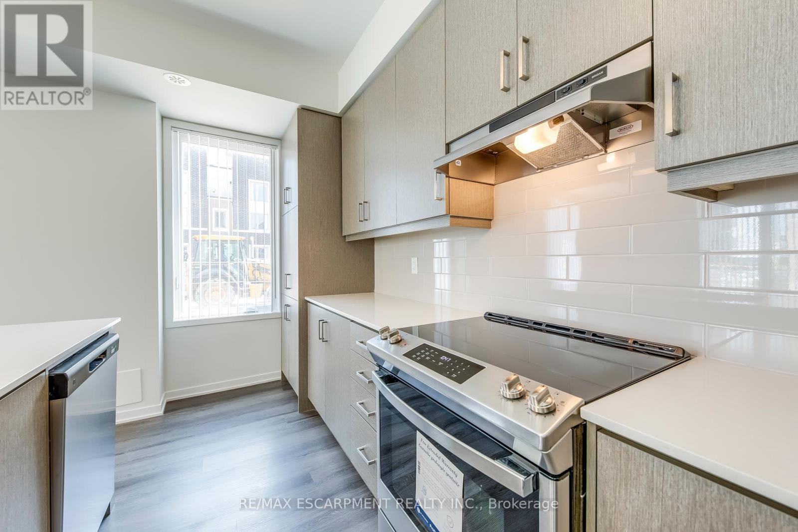 Photo 23 of 149 31 Almond Blossom Mews, Vaughan ON