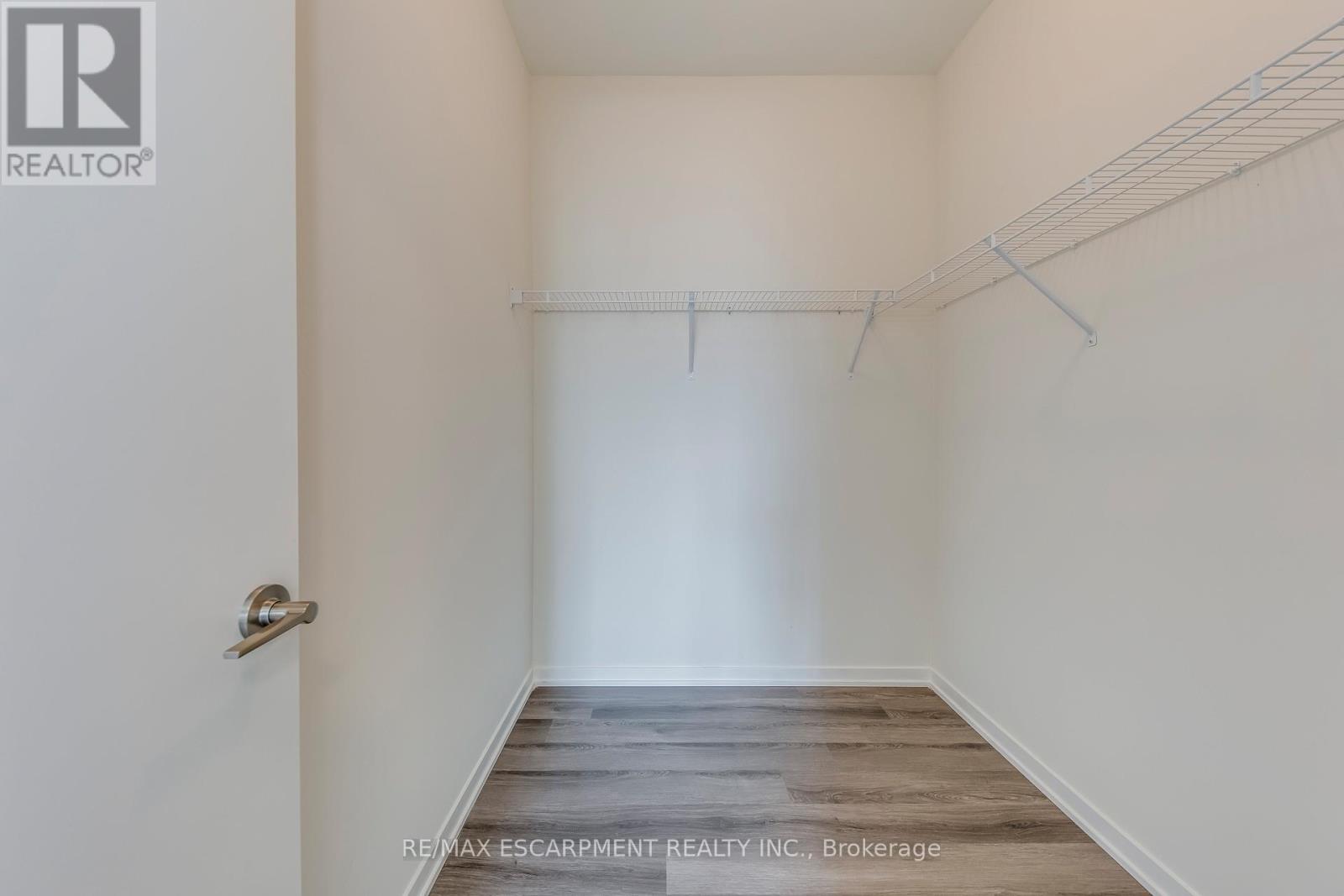 Photo 10 of 149 31 Almond Blossom Mews, Vaughan ON