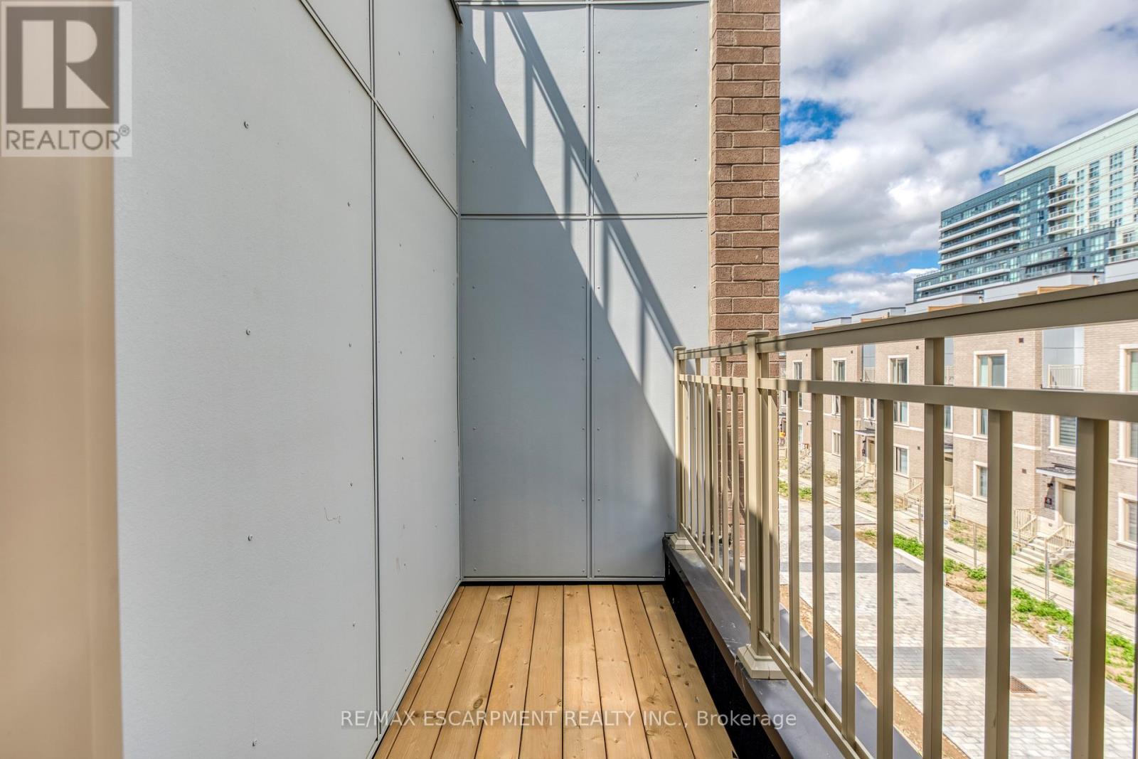 Photo 32 of 149 31 Almond Blossom Mews, Vaughan ON