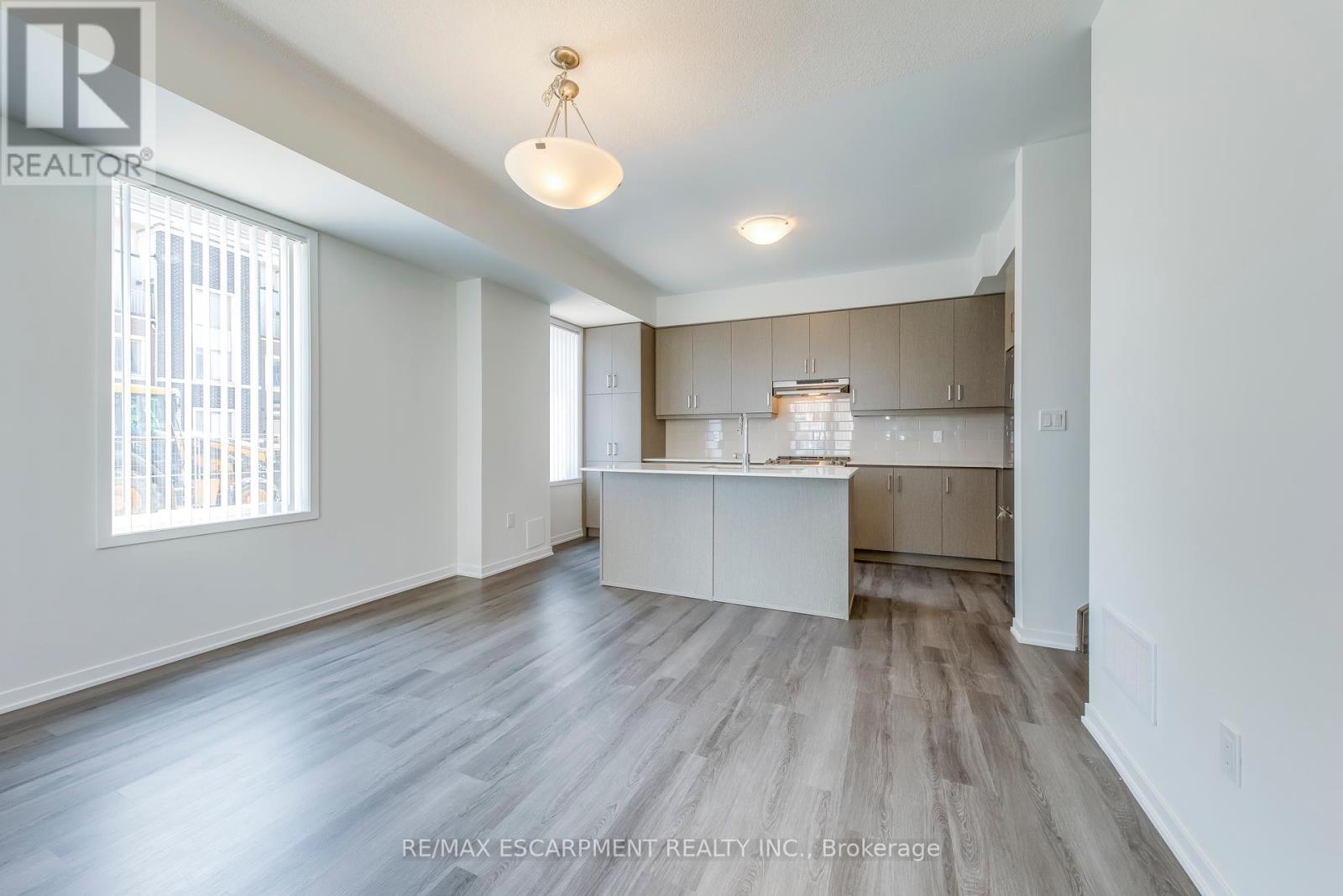 Photo 30 of 149 31 Almond Blossom Mews, Vaughan ON