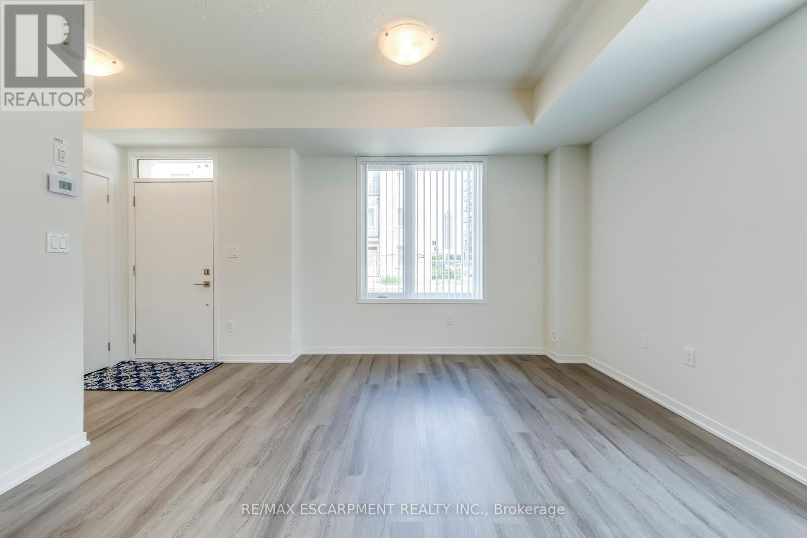Photo 25 of 149 31 Almond Blossom Mews, Vaughan ON