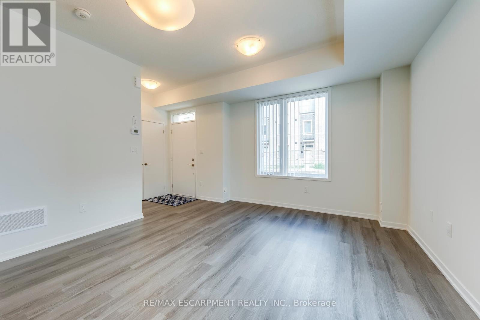 Photo 20 of 149 31 Almond Blossom Mews, Vaughan ON