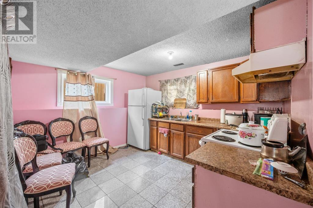 99 Castleglen Crescent NE, Calgary, Alberta