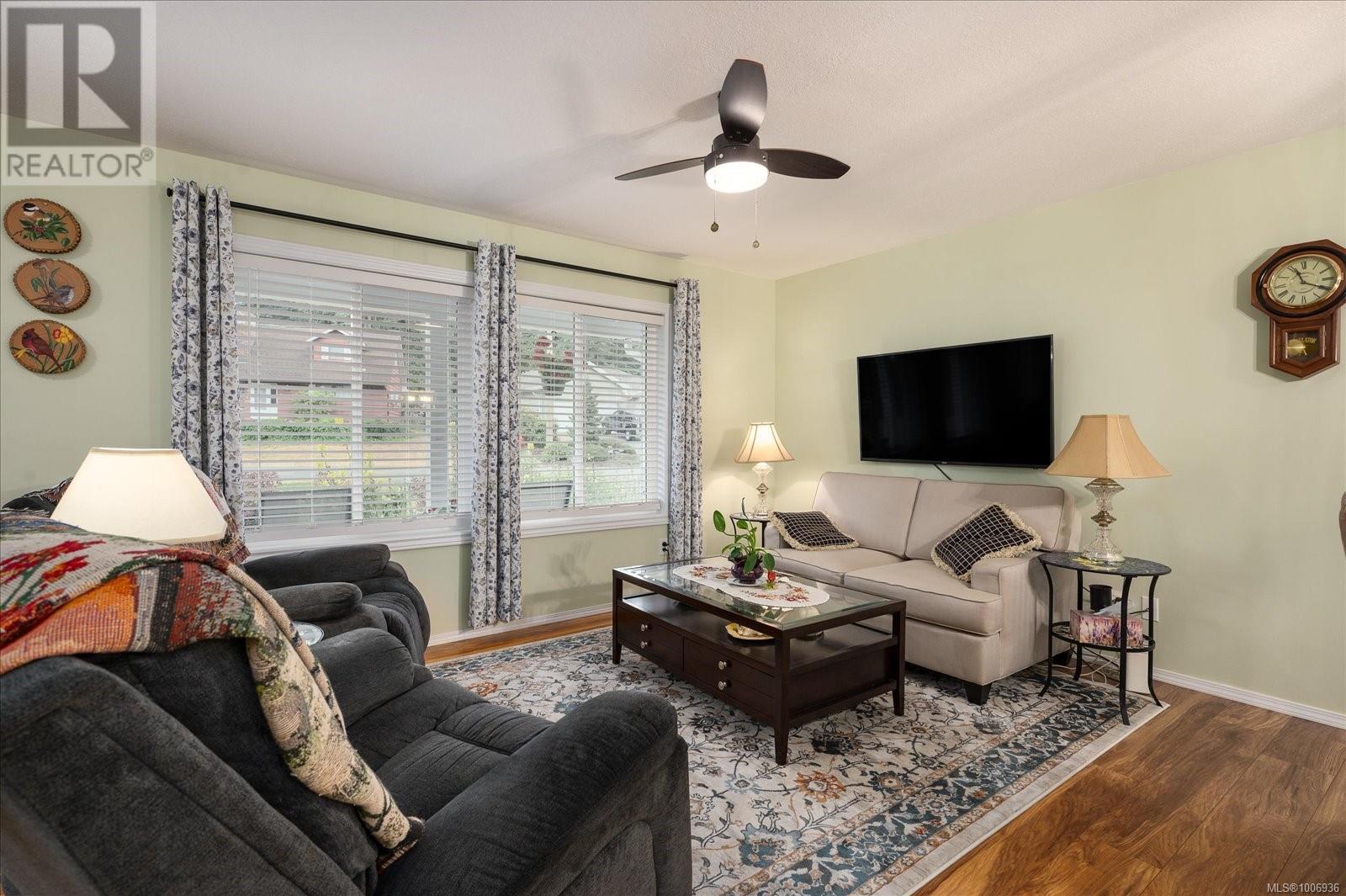 Photo 14 of 573 Tyee Cres, Qualicum Beach BC