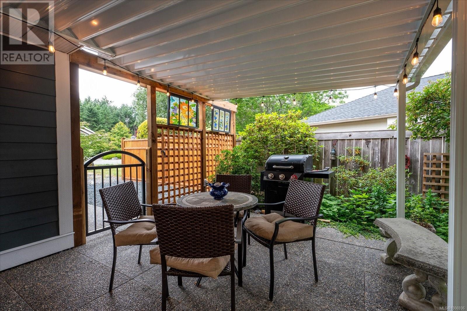 Photo 36 of 573 Tyee Cres, Qualicum Beach BC