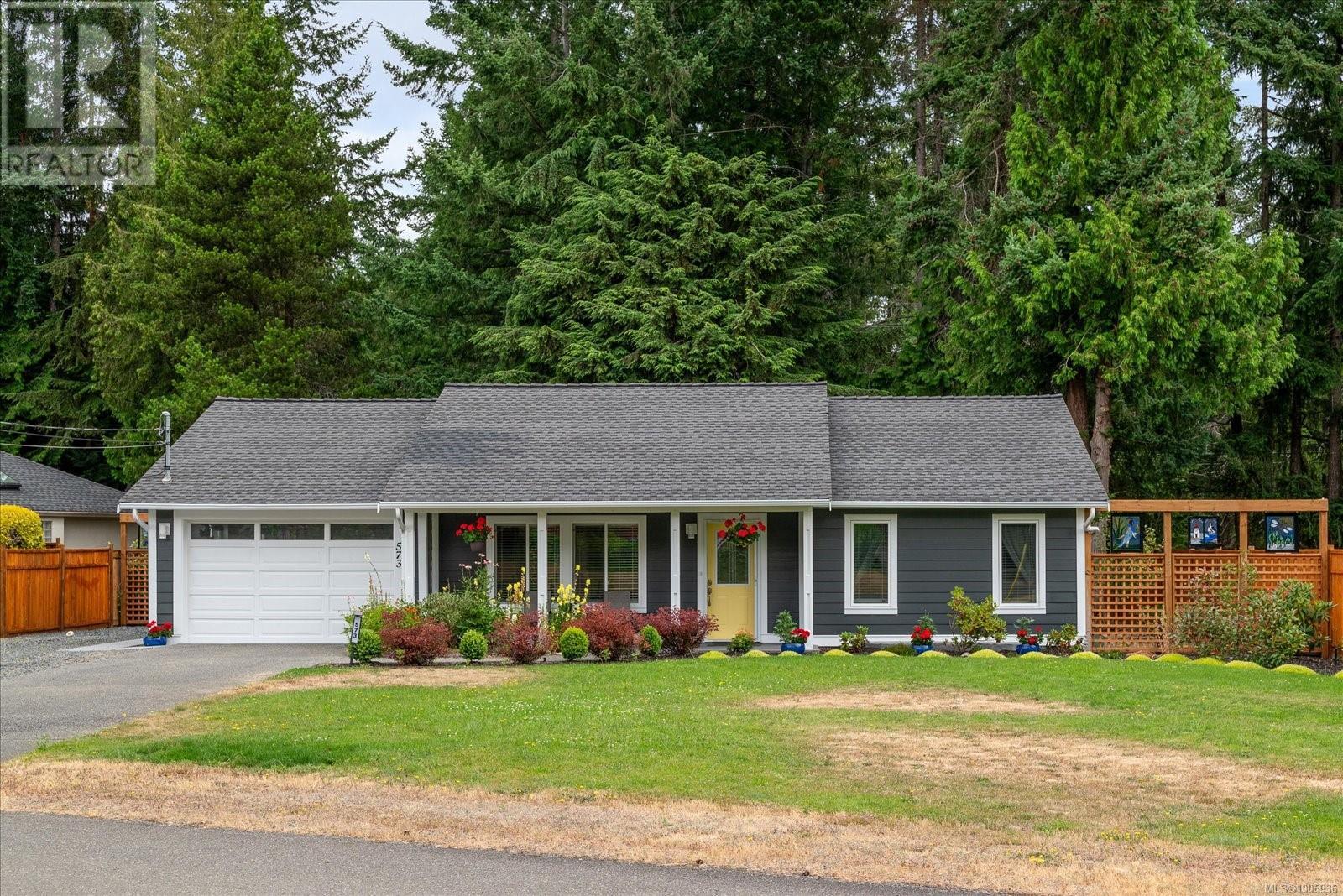 Photo 32 of 573 Tyee Cres, Qualicum Beach BC