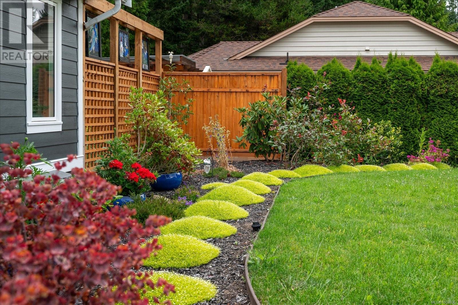 Photo 17 of 573 Tyee Cres, Qualicum Beach BC