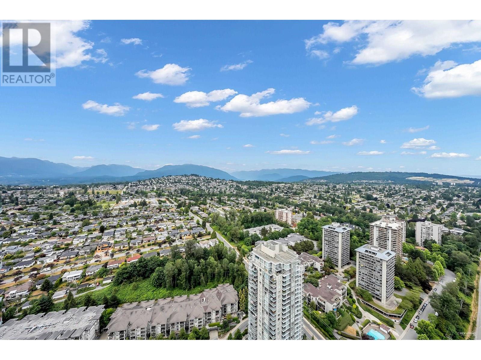 Photo 2 of 4504 4880 Lougheed Highway, Burnaby BC