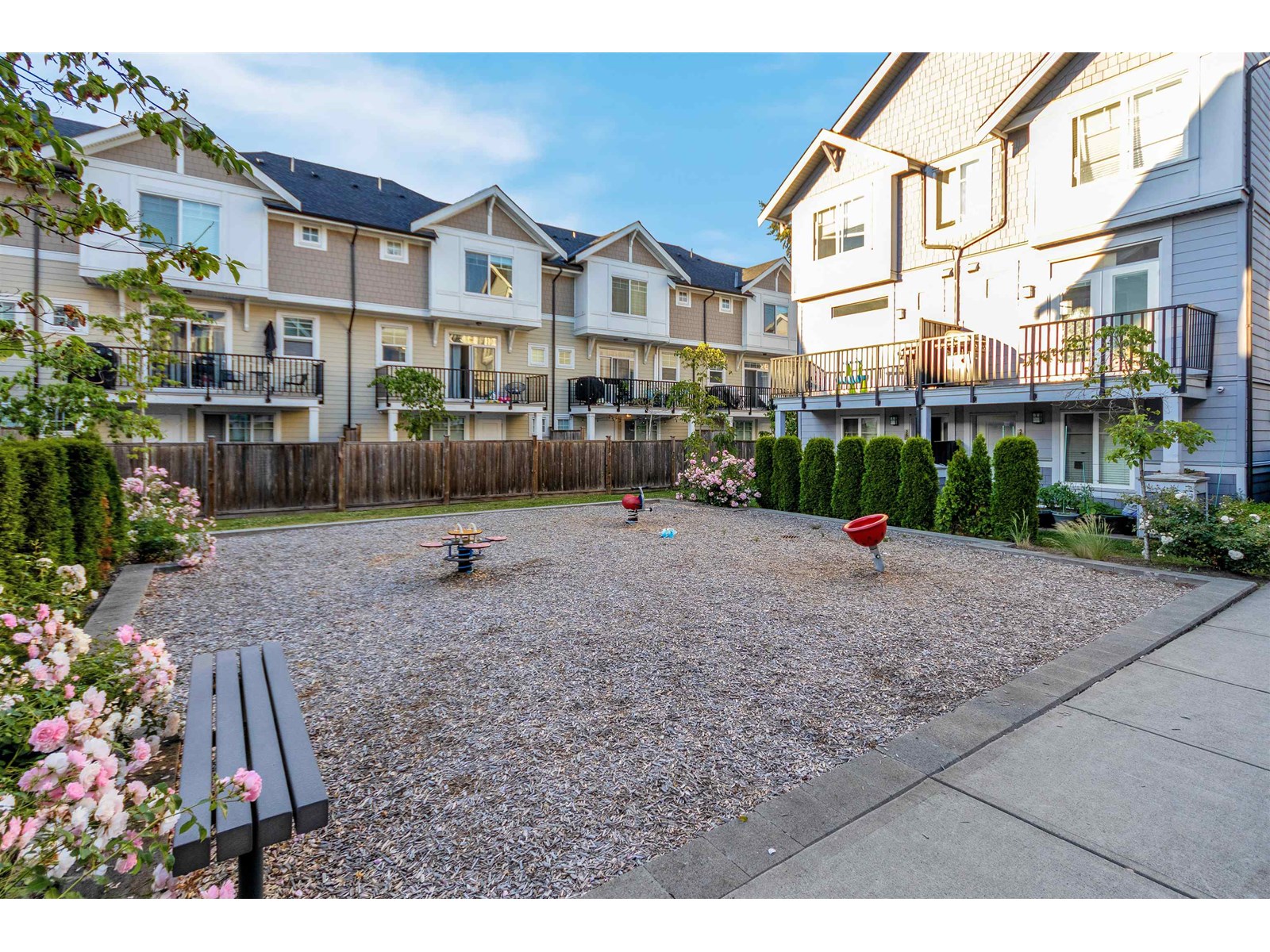 Photo 33 of 10 7056 192 Street, Surrey BC