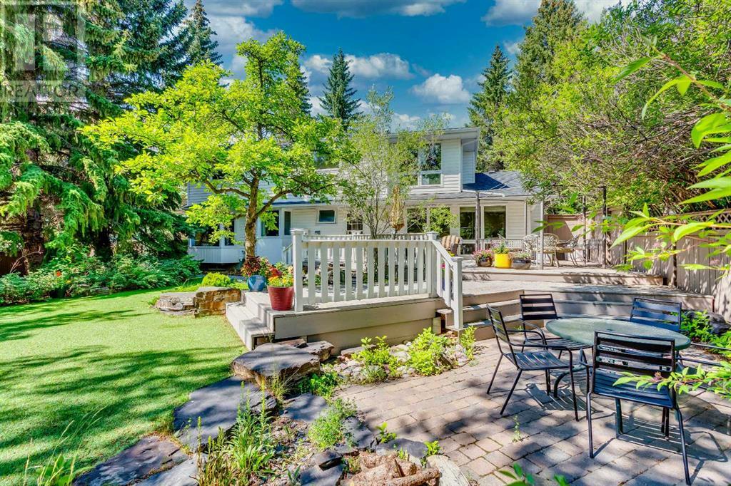 Single Family House for Sale in  Varston Place NW Varsity Calgary 