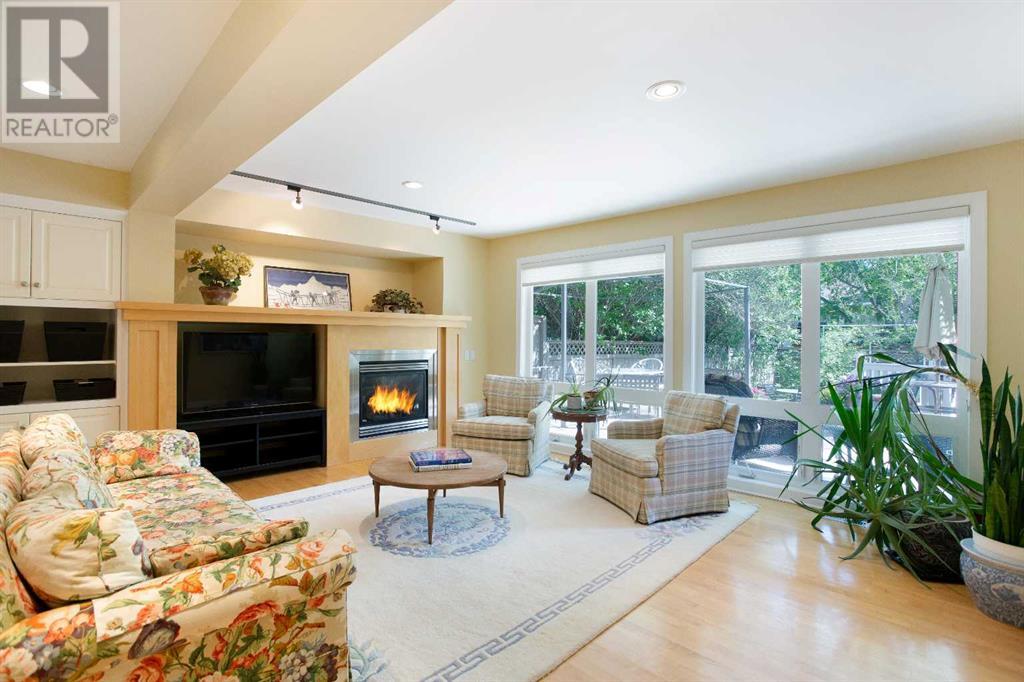 Single Family House for Sale in  Varston Place NW Varsity Calgary 