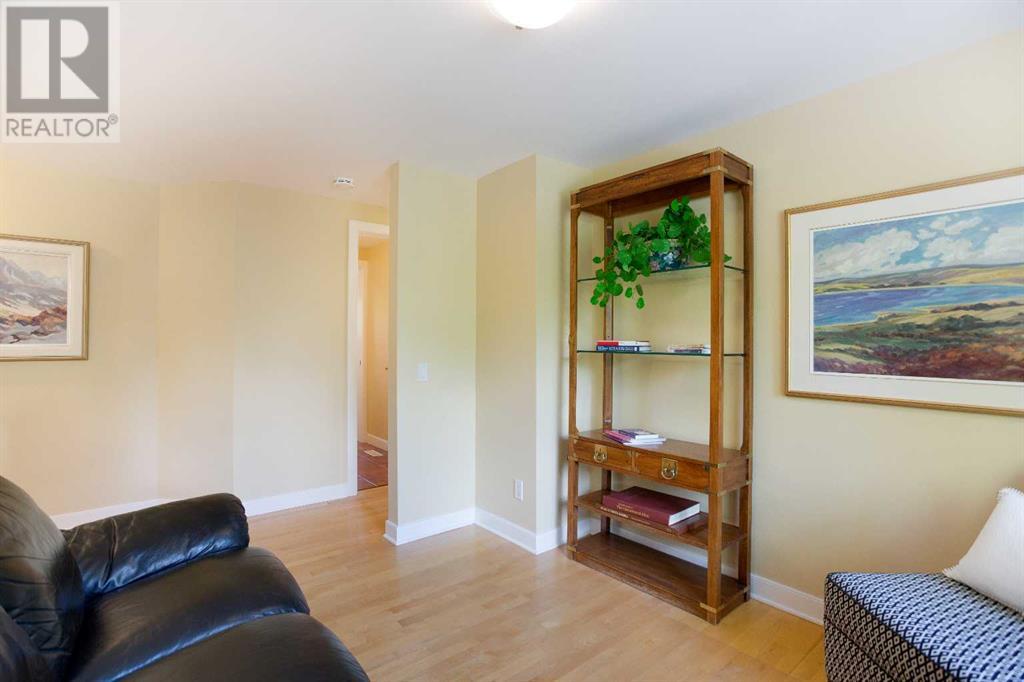 Single Family House for Sale in  Varston Place NW Varsity Calgary 