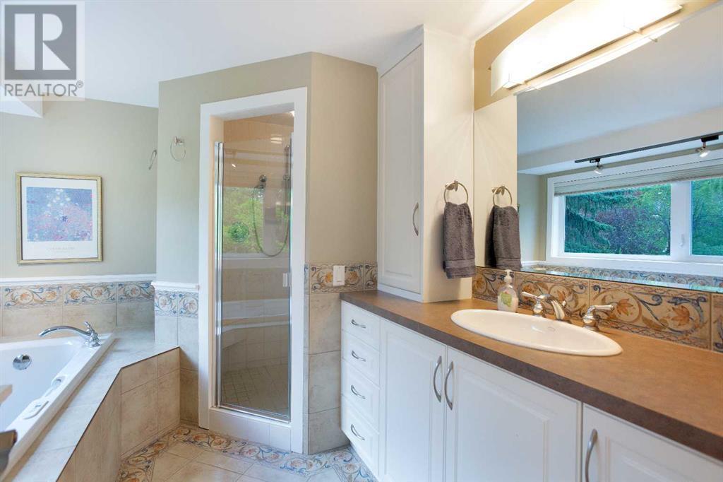 Single Family House for Sale in  Varston Place NW Varsity Calgary 
