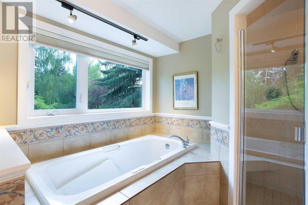 Single Family House for Sale in  Varston Place NW Varsity Calgary 