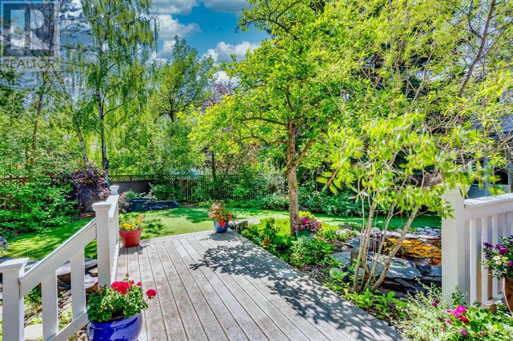 Single Family House for Sale in  Varston Place NW Varsity Calgary 