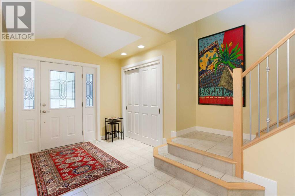 Single Family House for Sale in  Varston Place NW Varsity Calgary 