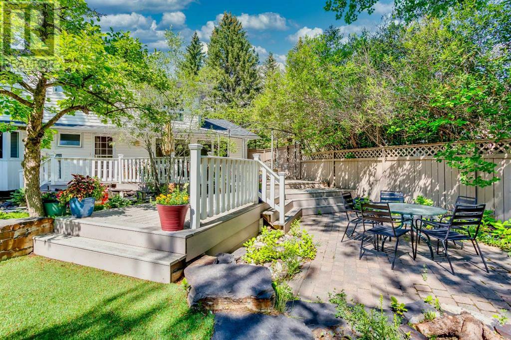 Single Family House for Sale in  Varston Place NW Varsity Calgary 