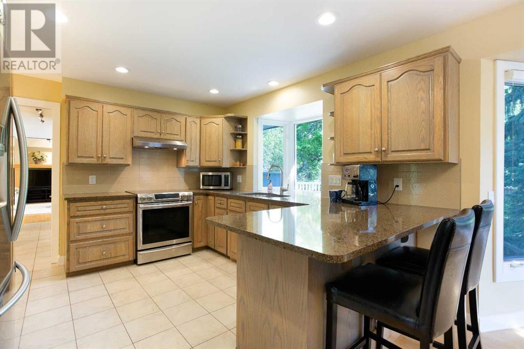 Single Family House for Sale in  Varston Place NW Varsity Calgary 