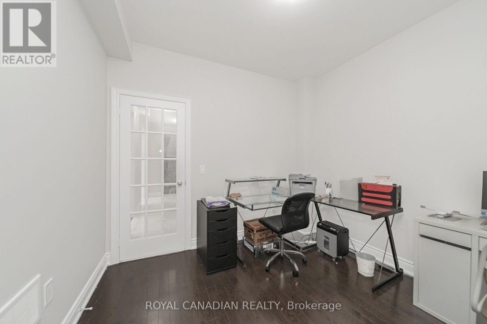 Photo 21 of 1531 Mendelson Heights, Milton ON